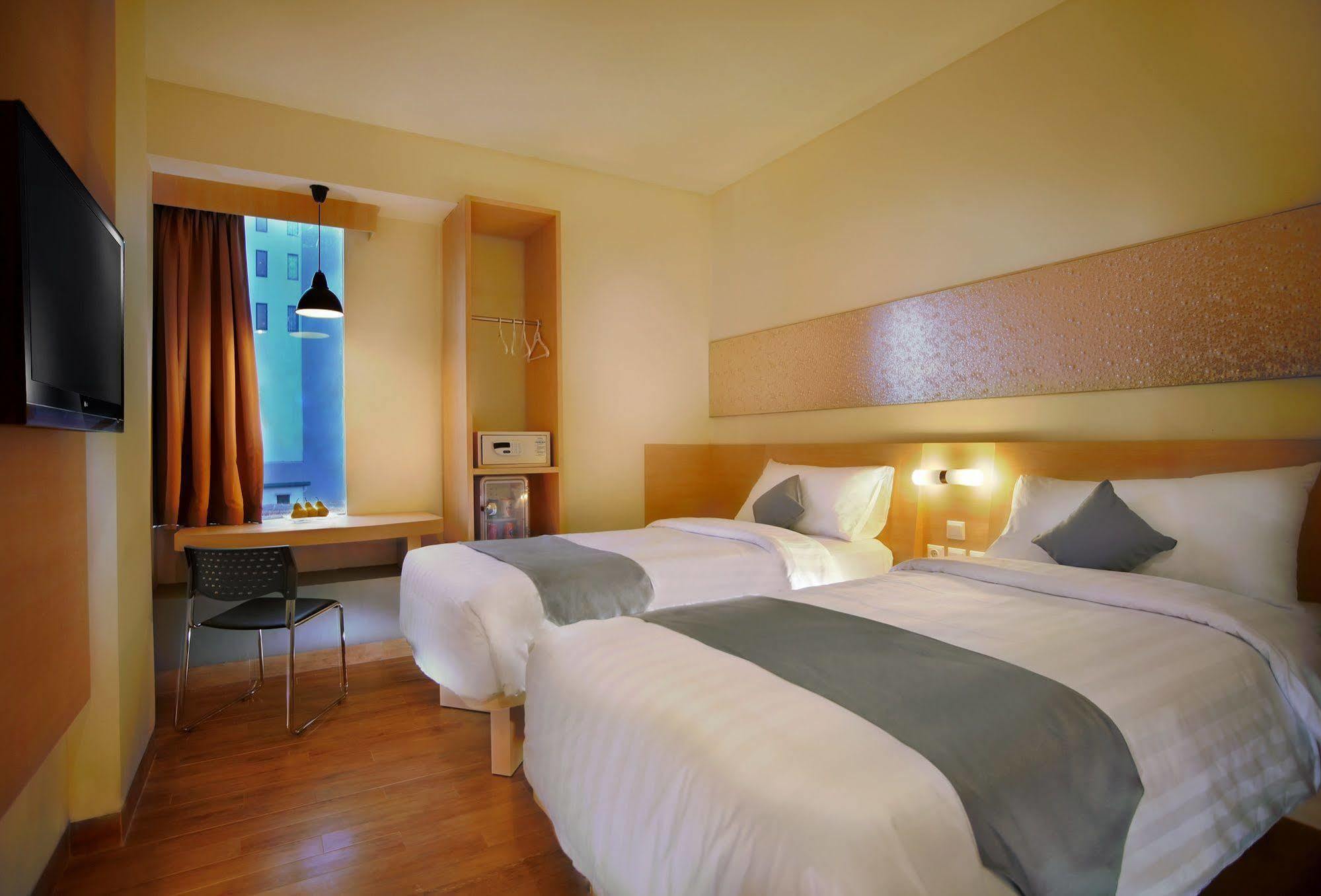 Hotel Neo Melawai By Aston Jakarta Exterior photo